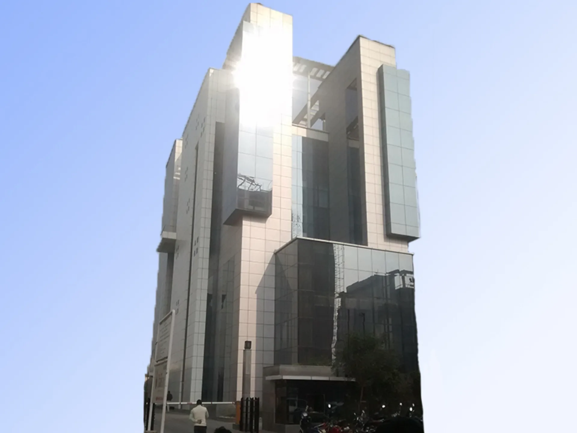 8 Square Sector 125 Noida