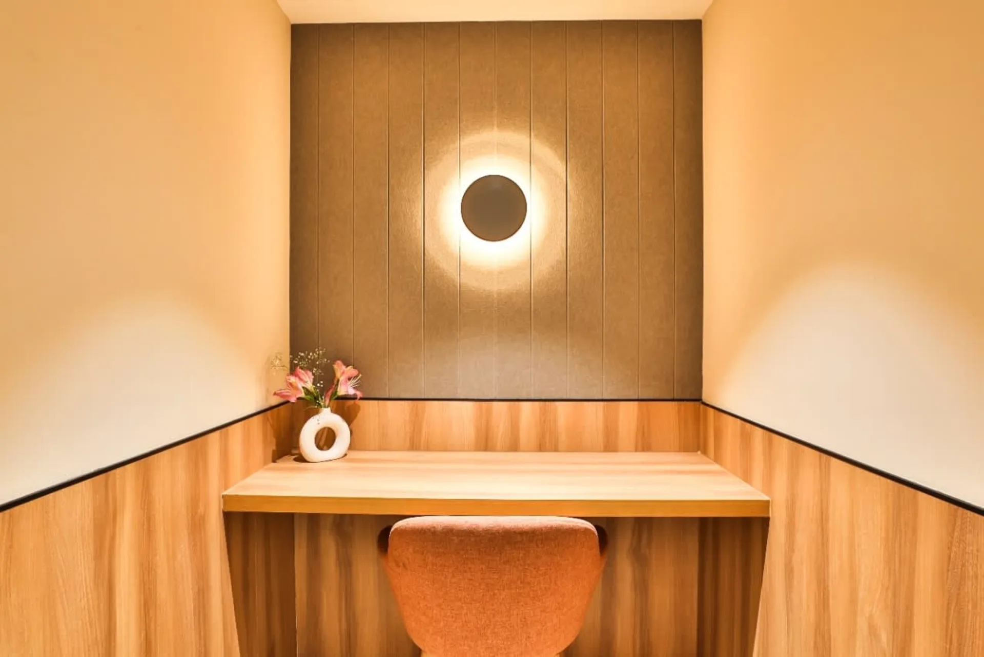 91Springboard Prius Platinum Saket