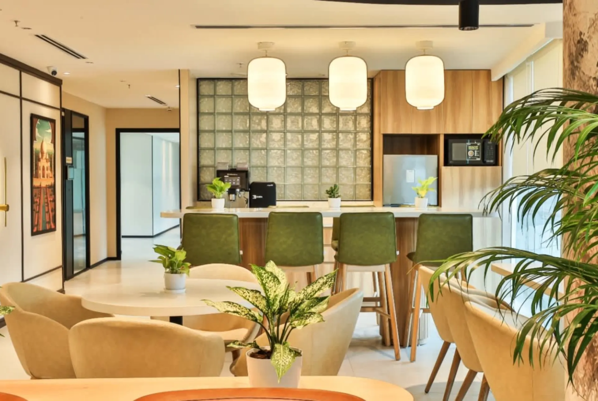 91Springboard Prius Platinum Saket