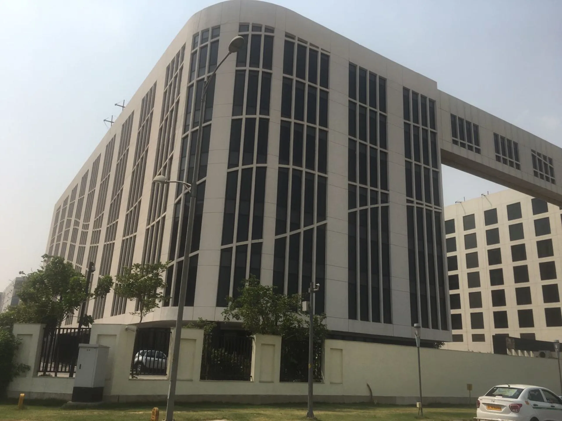 Caddie-Commercial-Tower Caddie Commercial Tower