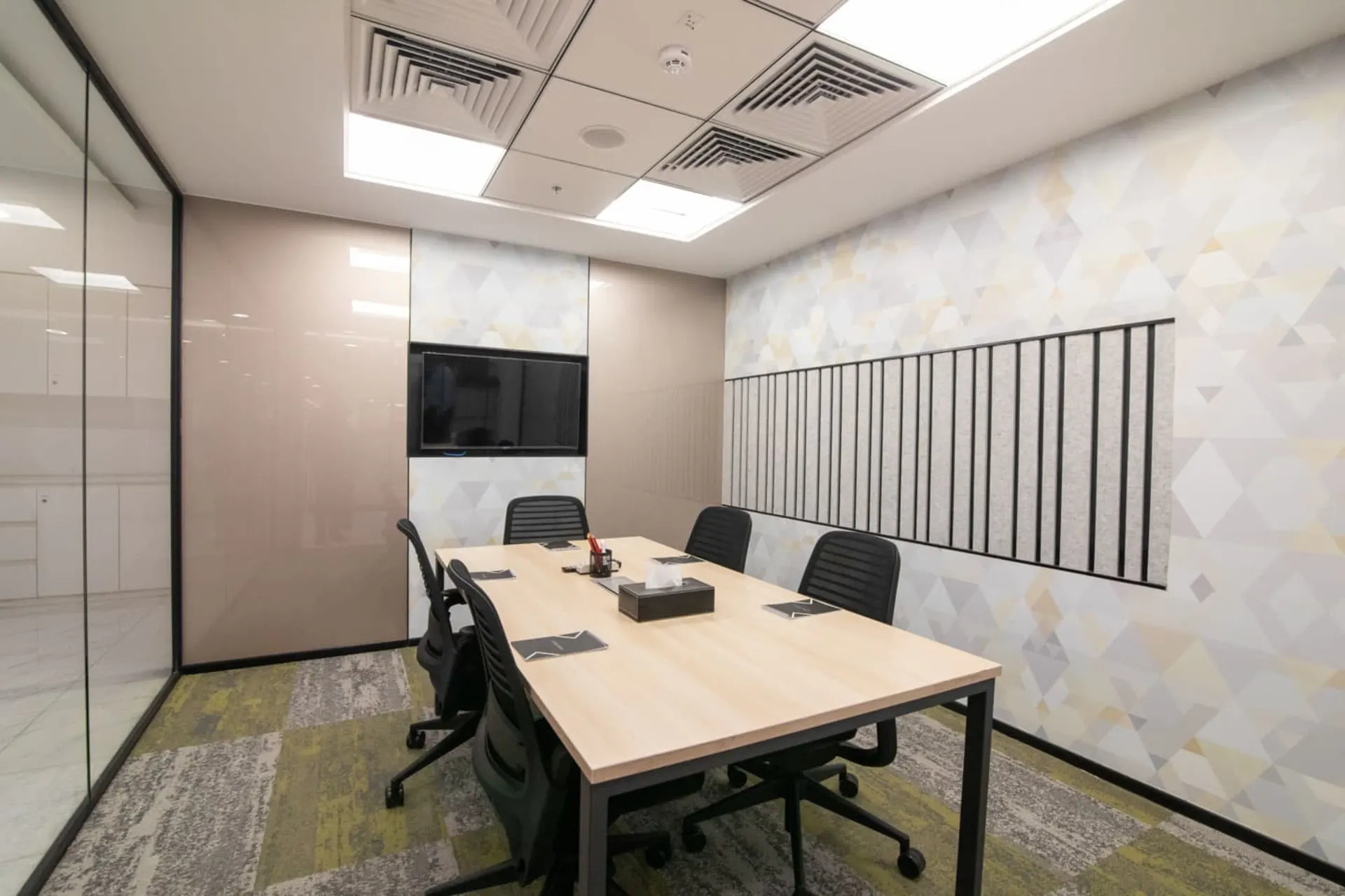 Coworking office space at Collative - Global Foyer White House