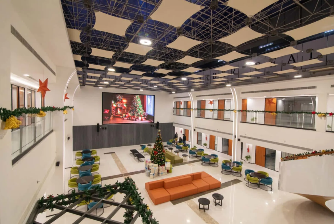 Coworking office space at Collative - Global Foyer White House