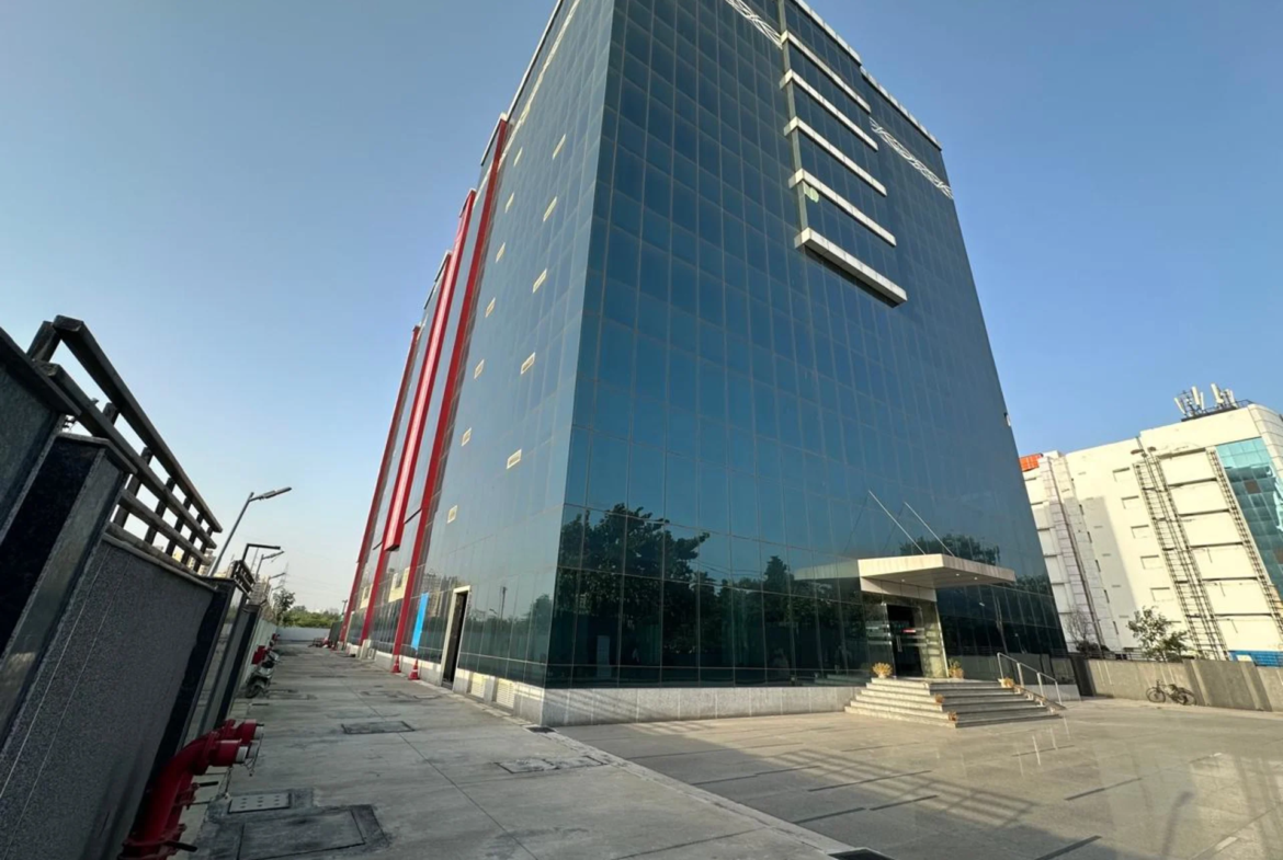 Majestic Signia Noida Sector 62