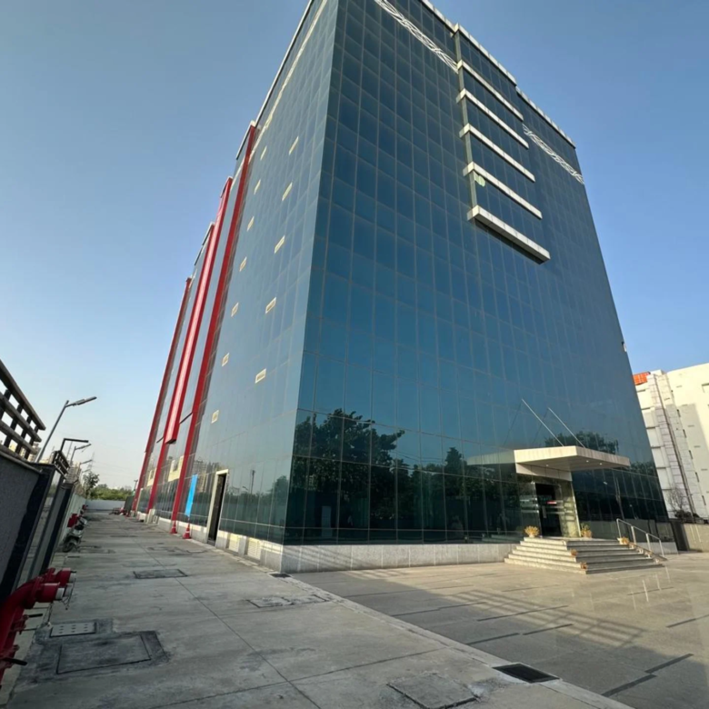 Majestic Signia Noida Sector 62