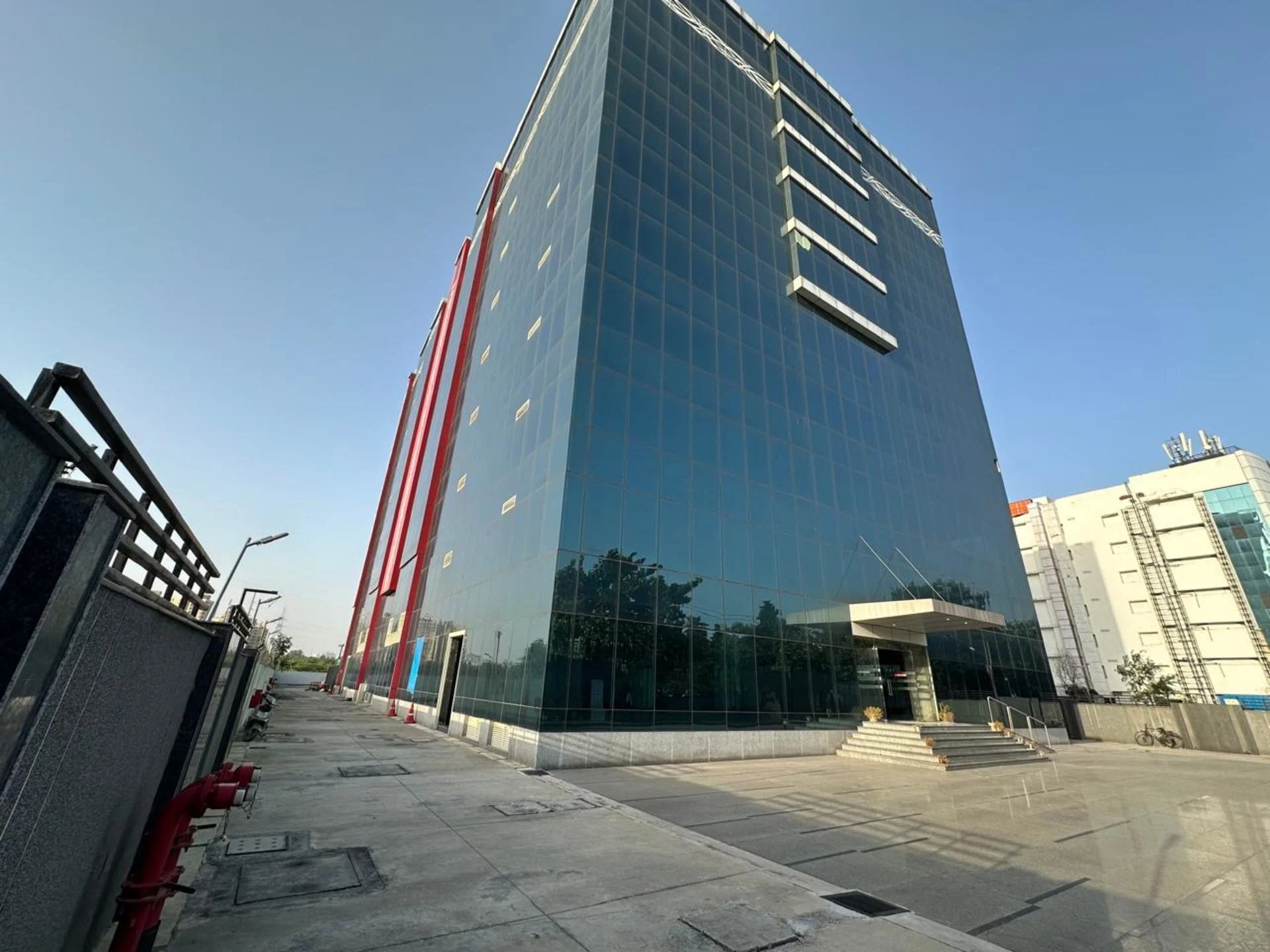 Majestic Signia Noida Sector 62