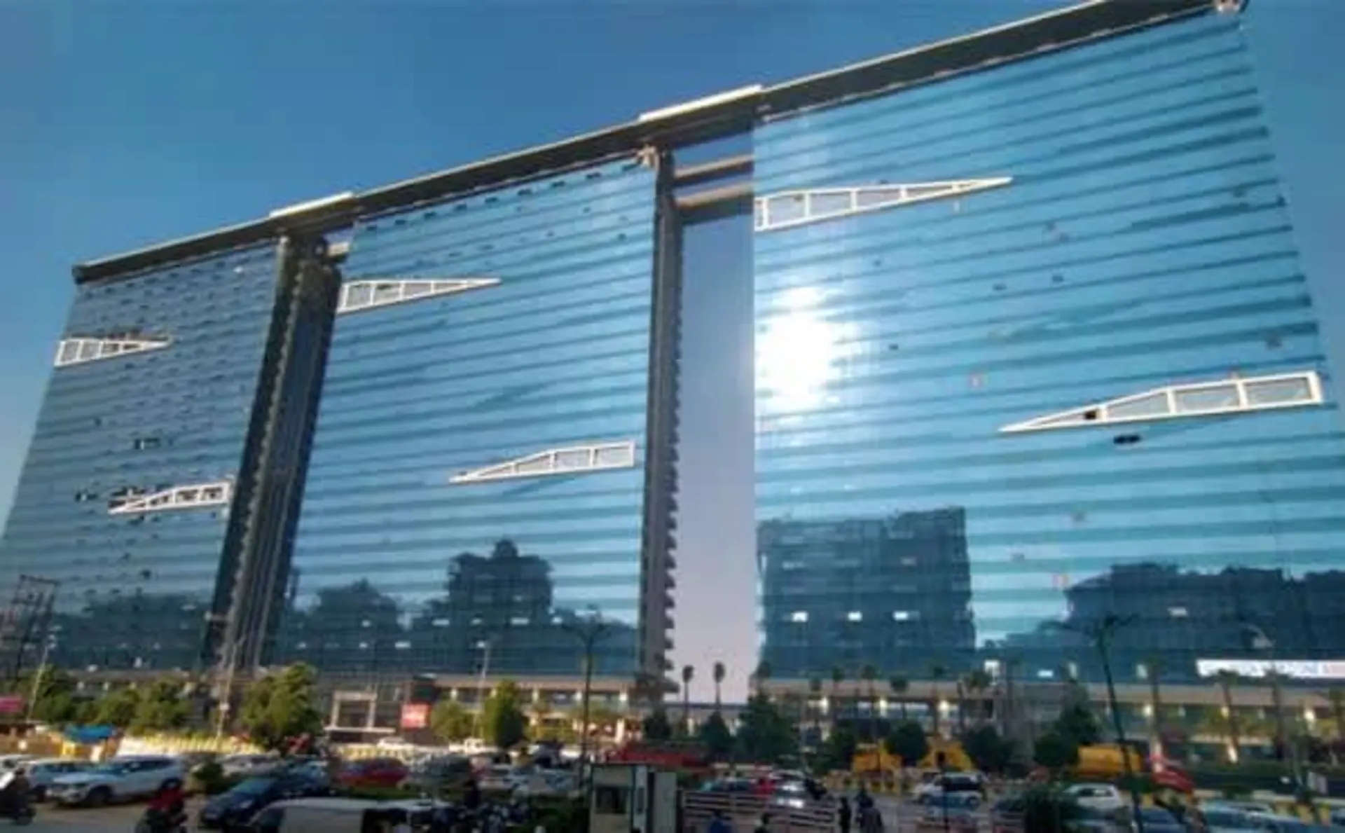 office for rent in - Bhutani Alphathum Noida