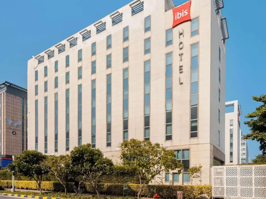 IBIS Commercial Tower
